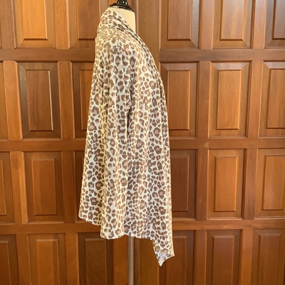 Cream, light brown and rose-colored tiger, print knit cardigan, one size - Picture 3 of 6